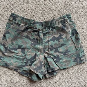 Columbia Green Camouflage Shorts